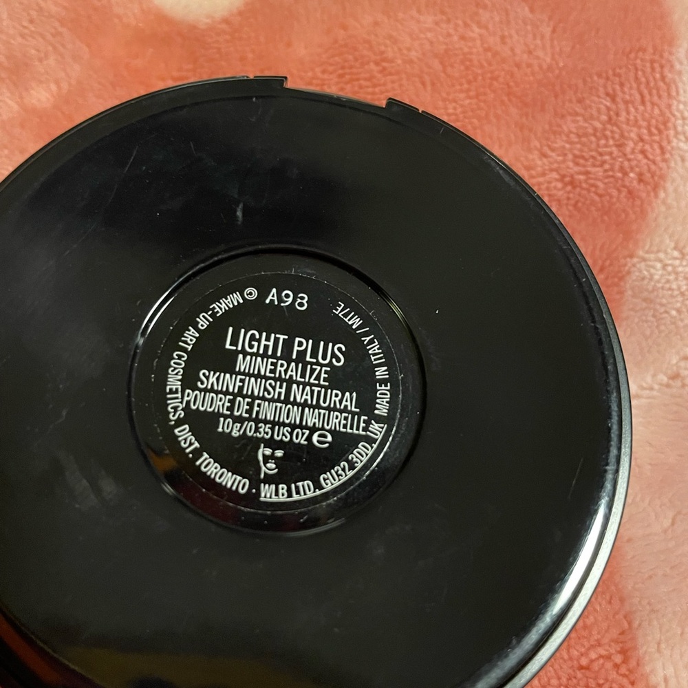 MAC Powder Compact Bundle - Picture 12 of 13